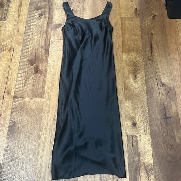 ASOS Design Woman’s Black Silky Dress Size US 6